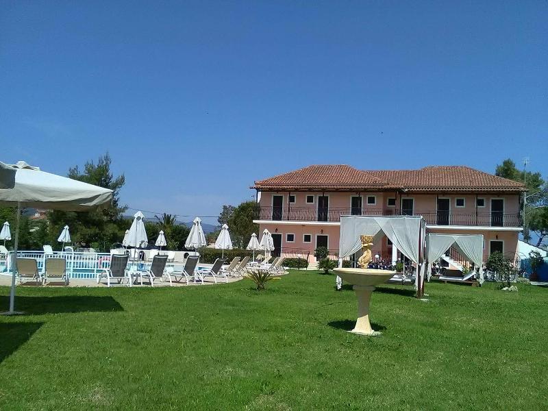 Eleni's Garden & Castello Apartmán *