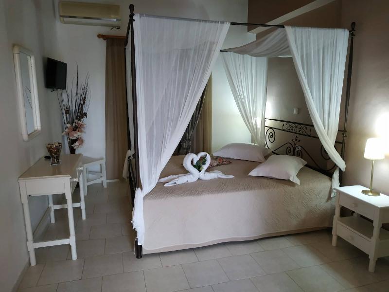 Eleni's Garden & Castello Apartmán Alykanas (Zakynthos)
